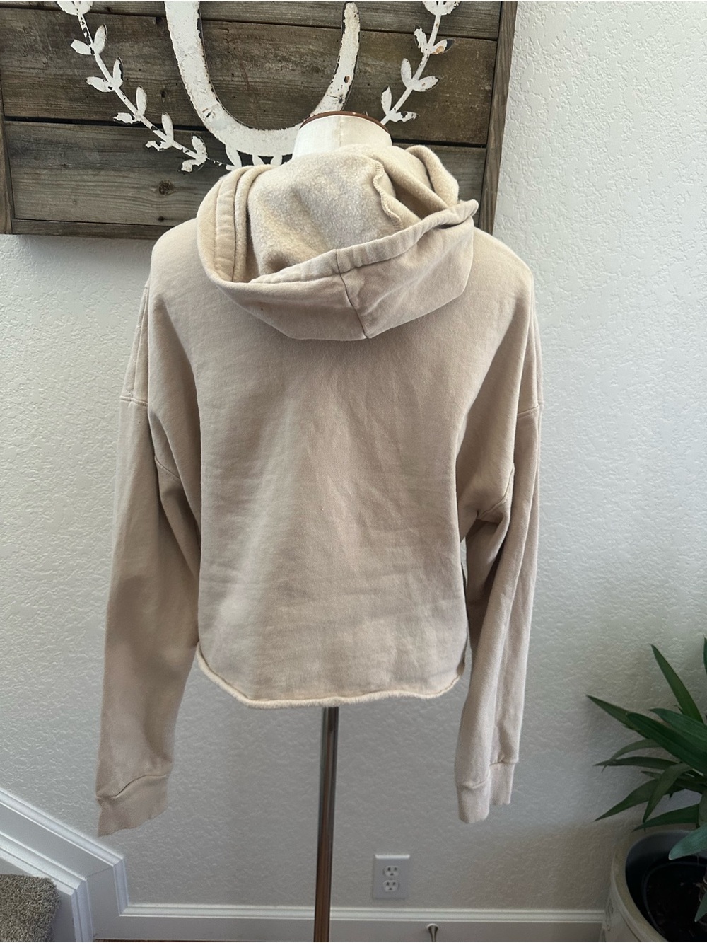 Wild Fable Beige Women's Hooded Pullover Cropped Cotton Sweatshirt L - Picture 3 of 8